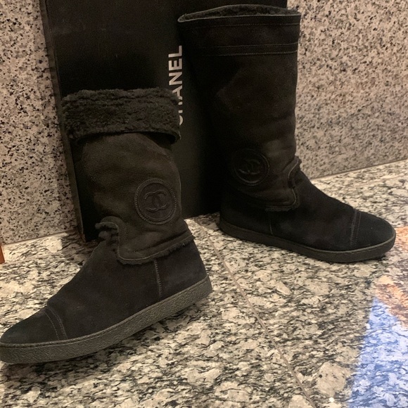 CHANEL BOOTS - Picture 7 of 16